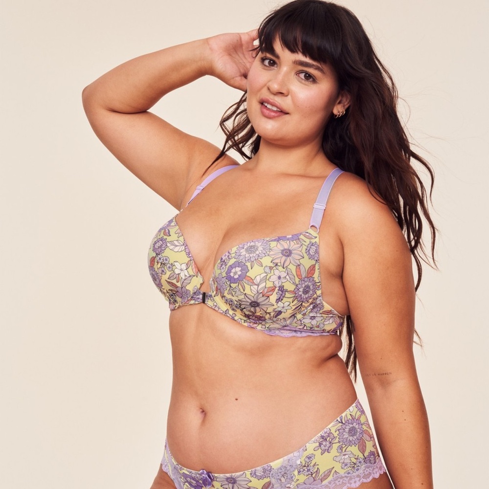 Adore Me Alexis Contour Plunge Bra
